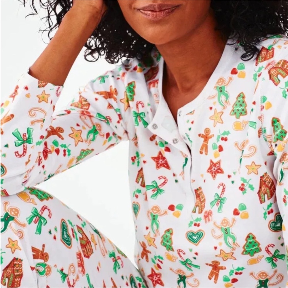 Roller Rabbit White and Green Holiday Pajama Set